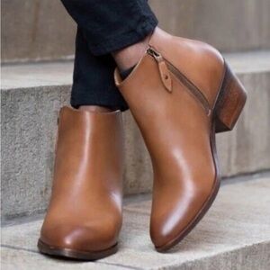 FRYE Judith Booties Size 6